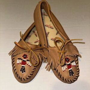 Minnetonka Moccasins Beaded Soft Leather 8